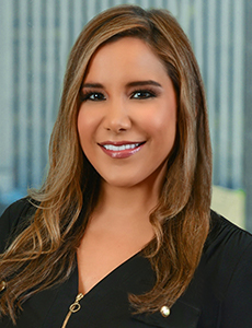 Stephanie Tudela headshot